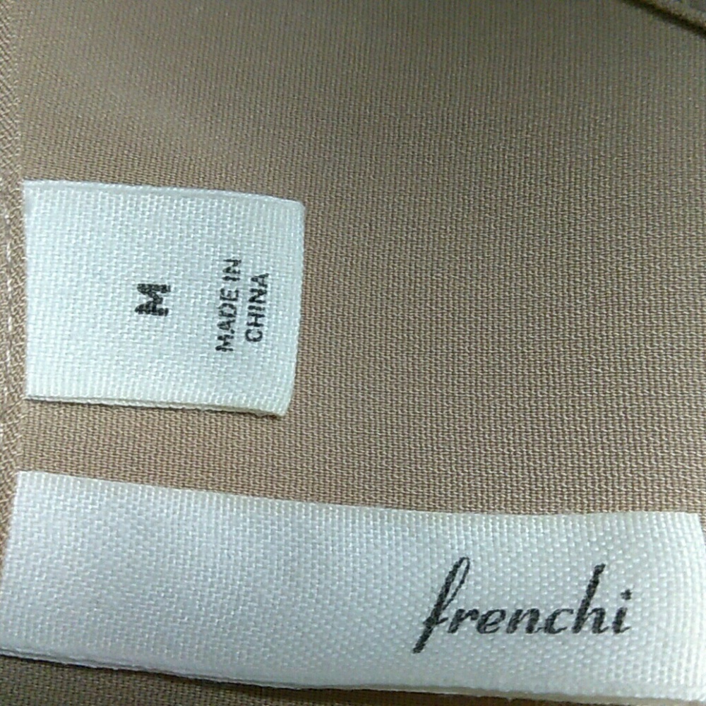 NWOT TOP FRENCHI. - Picture 4 of 6